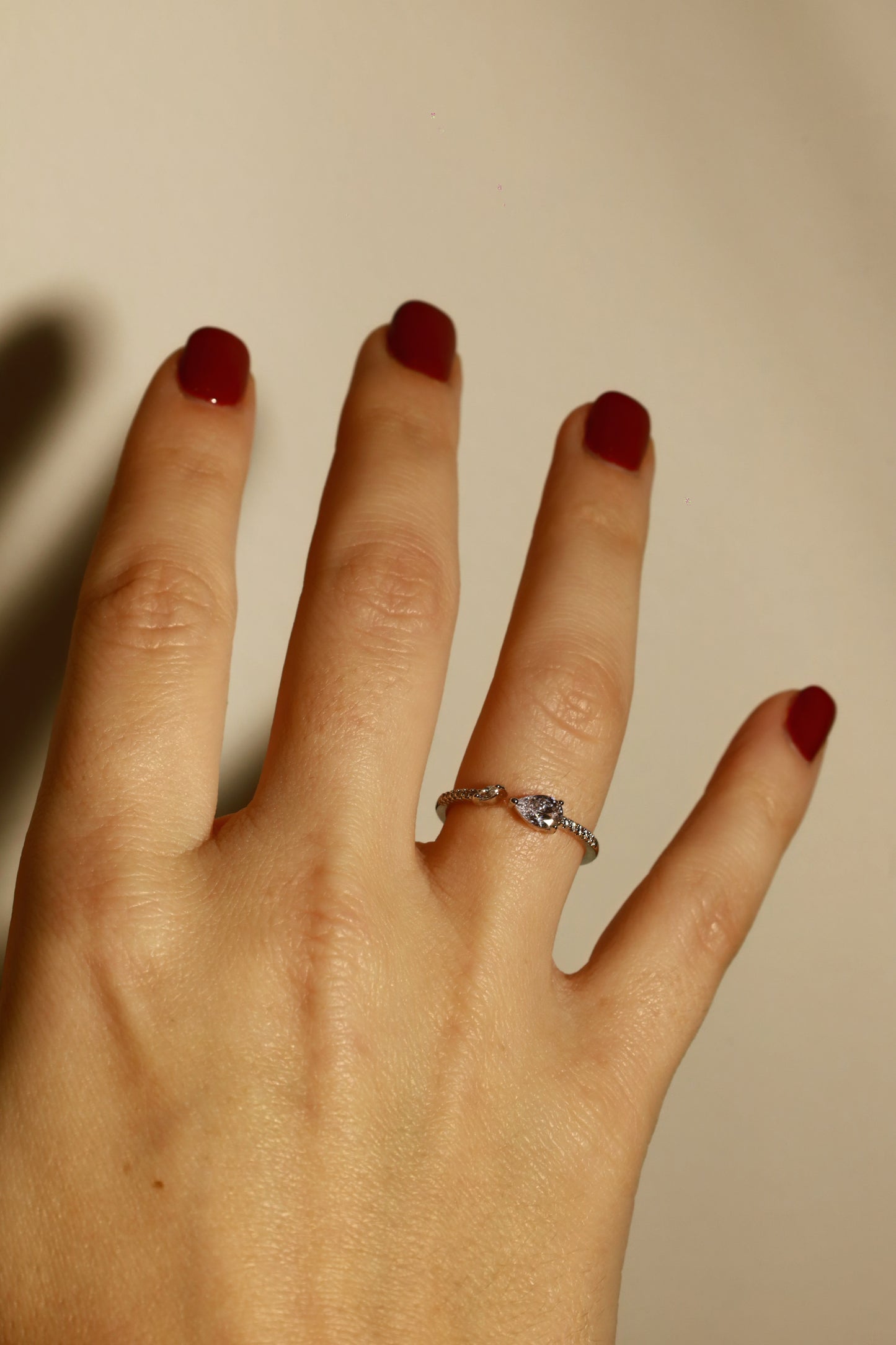 Otevřený prstýnek HATCHA se zirkony