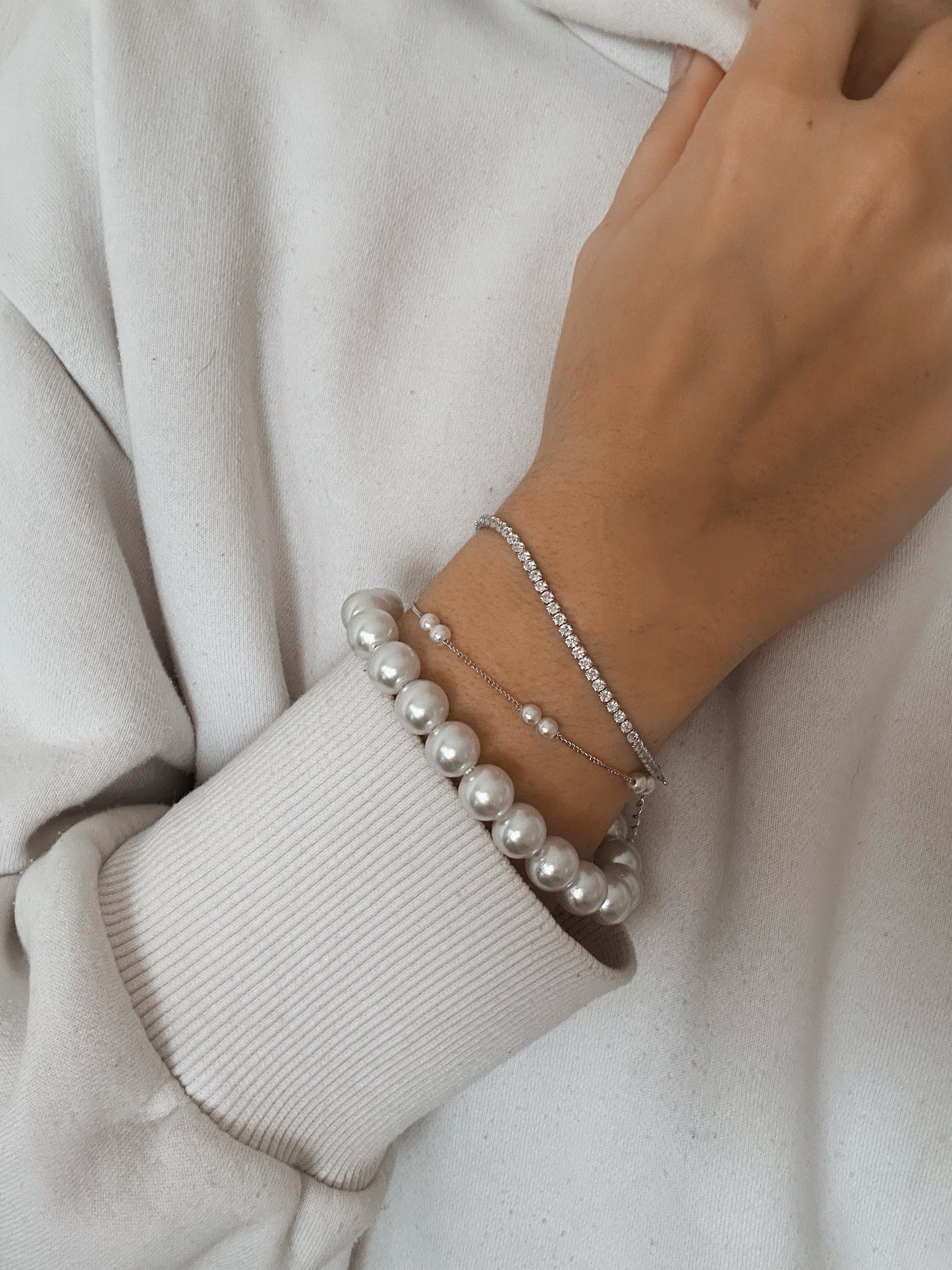 Stříbrný náramek JINOVATKA s perličkami